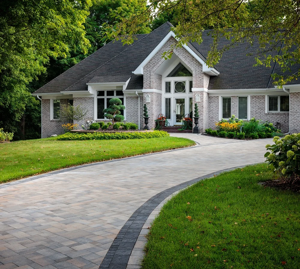 Belgard_NFD_West_AUG2023_RES_Dimensions12_Dimensions6_OriginsAccent3x3_OriginsAccent6x6_OriginsAccent6x9_01